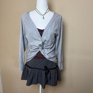 Victoria's Secret Gray Twist Back Lightweight Cropped Sweatshirt - Size Medium